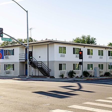 Motel 6-Modesto, Ca - Downtown エクステリア 写真