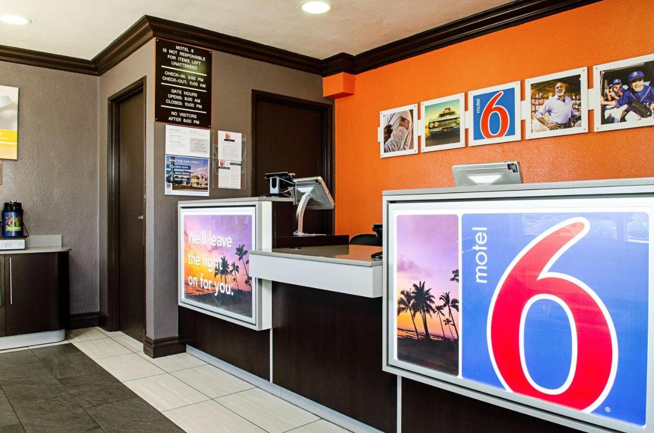 Motel 6-Modesto, Ca - Downtown エクステリア 写真