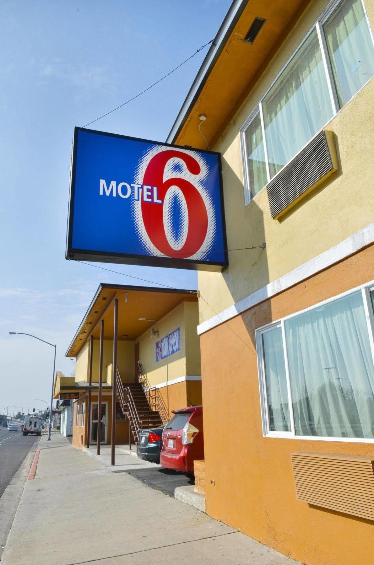 Motel 6-Modesto, Ca - Downtown エクステリア 写真